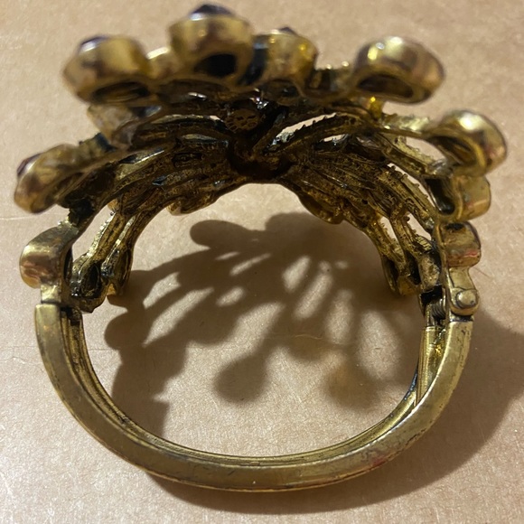 YUHONG signed Peacock snap back bracelet - Picture 2 of 2